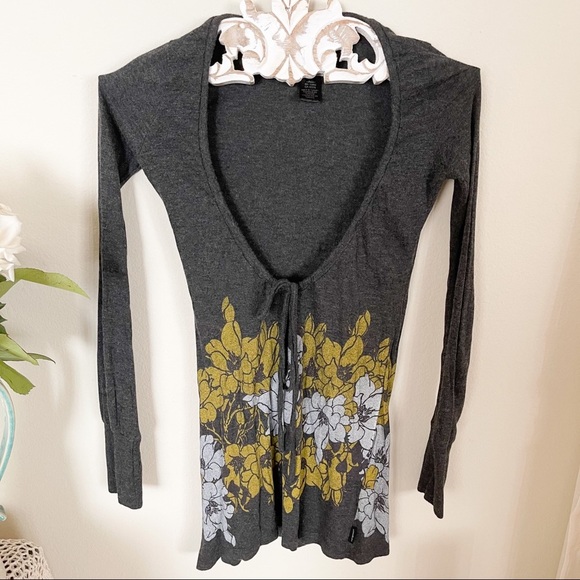 Long Sleeves Midi Gray Dress with Floral print - Picture 2 of 9